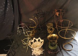 lot 428 image: Variety of Metal Holders of things