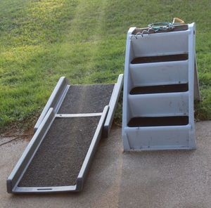 lot 430 image: Adjustable Pet Ramp and Pet Stairs