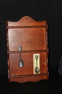 lot 438 image: Souvenir Spoon Display shelf