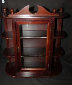 lot 439 image: Wall Mounted Display Shelf