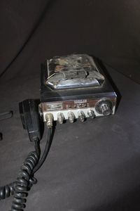 lot 444 image: Cougar CB Radio and mic