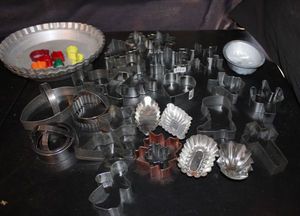lot 464 image: Large Collection of Cookie Cutters