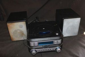 lot 465 image: CD Stereo Receiver and Speakers