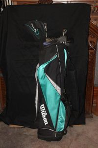 lot 484 image: Wilson Ladies Golf Clubs and Bag as Shown in Photos