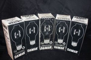 lot 511 image: Damar Metal x Vapor 400 W Clear 4000K light Bulb