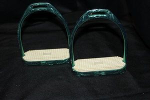 lot 516 image: Engraved English Stirrup Irons