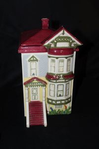 lot 535 image: San Fransisco style Victorian House Cookie Jar