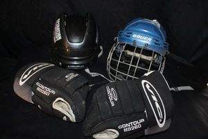 lot 550 image: Two Street Hockey Helmets and pair of Gloves