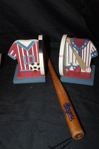 lot 571 image: Childrens Sports Themed Book ends and Souvenir Rangers Mini Bat