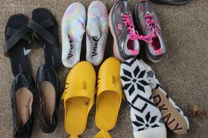 lot 586 image: Ladies Shoes