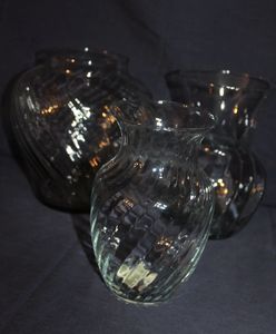 lot 589 image: Glass Vases As Shown