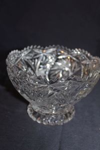 lot 618 image: Vintage Lead Crystal Bowl