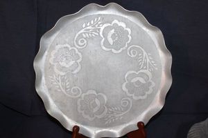 lot 451 image: Aluminum Serving Plater