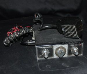 lot 626 image: Realistic CB Radio with Mic