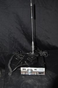 lot 627 image: Realistic CB Radio, Mic and, Antenna