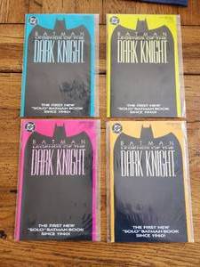 lot 9 image: Selection of vintage DC Comics - 1989 - Batman - Legends of the Dark Knight - Collectors special 4 variant #1 covers