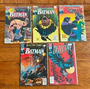 lot 141 image: Selection of vintage DC Comics - 1993 - Batman - Detective Comics - 651,656,657,658,659,