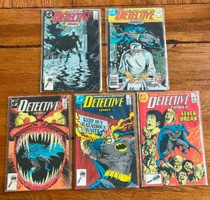 lot 155 image: Selection of vintage DC Comics - 1987-88 - Batman - Detective Comics - 579,584,587,588,593