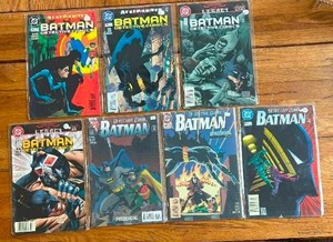 lot 167 image: Selection of vintage DC Comics - 1996 - Batman - Detective Comics - 680,681,697,701,702,724,725