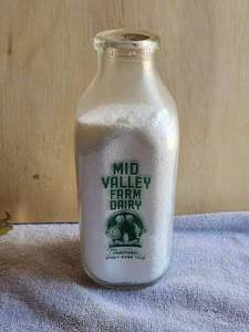 lot 78 image: Vintage square glass milk bottle - Mid Valley Farm Dairy - Quart - with rare Try Our... milk cap