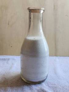 lot 116 image: Vintage Dairyland glass milk bottle -  - Quart -