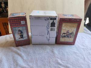 lot 152 image: Lot of 3 - Vintage collectible Emmett Kelly Jr. clown figurines in boxes -