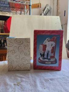lot 162 image: Lot of 2 - Vintage collectible Emmett Kelly Jr. clown figurine - 75 year - Cake for Two-music box - Hand signed - in box - been repaired and Girl sitting with Clown - Hand signed - in box