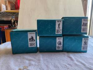 lot 168 image: Lot of 5 - Vintage collectible Emmett Kelly Jr. clown figurines in boxes
