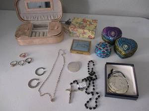 lot 18 image: Reed & Barton Twinkle Tooth Fairy Box, Various Costume Jewelry and Boxes.
