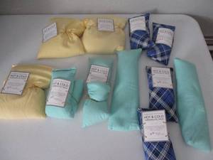 lot 32 image: New Various Sized Hot & Cold Packs - Handmade