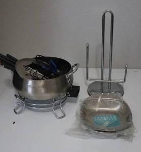 lot 34 image: Cuisinart Fondue Pot (like new), Paper towel holder and Two New Frasers Stainless BowlDish