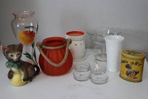 lot 36 image: Various Vintage Items and Wax Warmer includes Corsets & Co Tin