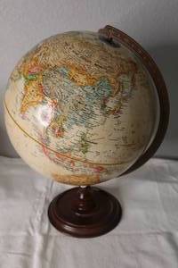 lot 52 image: Vintage 12in Replogle World Globe