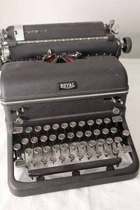 lot 55 image: Antique Royal Typewritter