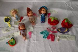 lot 62 image: Vintage early 2000s Strawberry Shortcake Friends Dolls