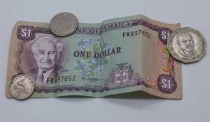 lot 102 image: Foreign Currency