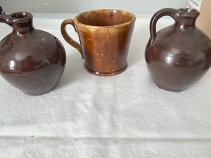 lot 118 image: Bennington Mug and Two Old Mini Small Jugs