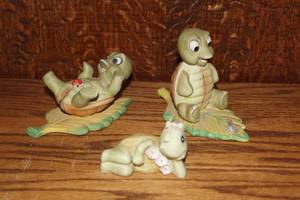 lot 120 image: vintage ceramic turtle figurines see all pictures one looks to been fixed