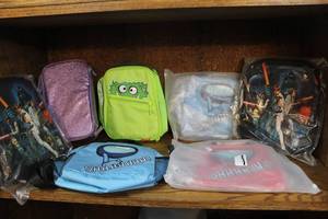 lot 128 image: 7  lunch bags most unused