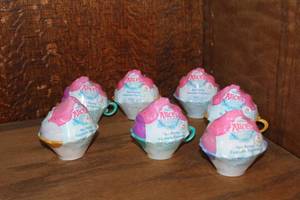 lot 14 image: Disney Junior Alices Wonderland Bakery Tea Party Mystery Capsules.