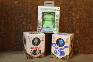 lot 20 image: Froggy Speaker and 2- The Great Garloo