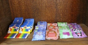 lot 29 image: Sculpting clay & silly scents sand