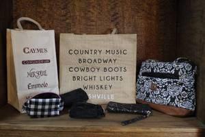 lot 139 image: Bag lot see pictures for details