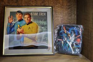 lot 151 image: Star Trek picture that changes and a Star Wars lunch bag
