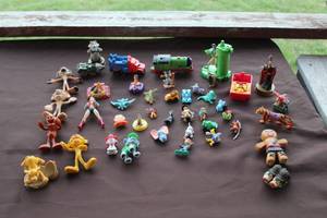 lot 35 image: collection of various vintage small toys