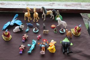 lot 37 image: collection of various vintage small toys