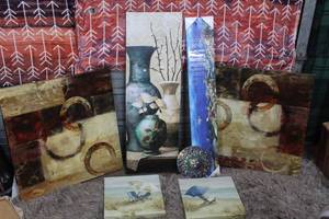lot 192 image: Wall decor
