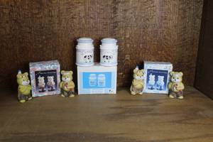 lot 195 image: Salt and pepper shakers