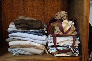 lot 213 image: Mixed lot of sheets and pillow cases