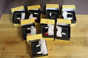 lot 43 image: smart watches in  gift boxes all may need new batteries